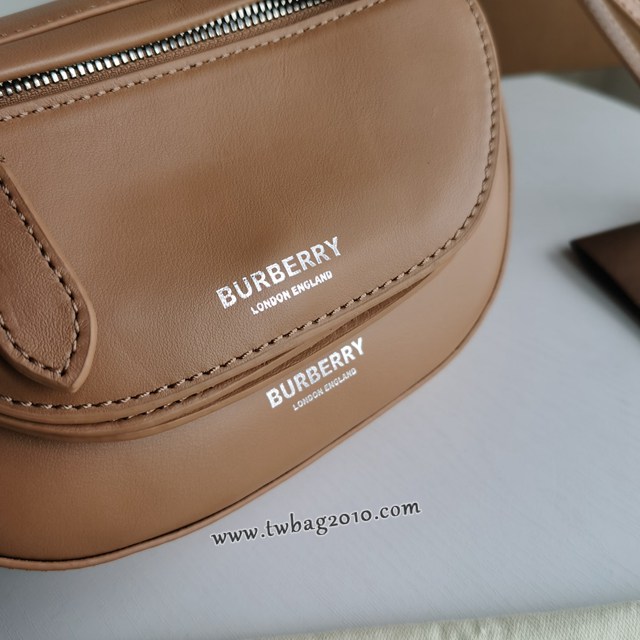 Burberry專門店新款女士肩背包 巴寶莉鞣制雙色皮革弧形小挎包 yxb1005